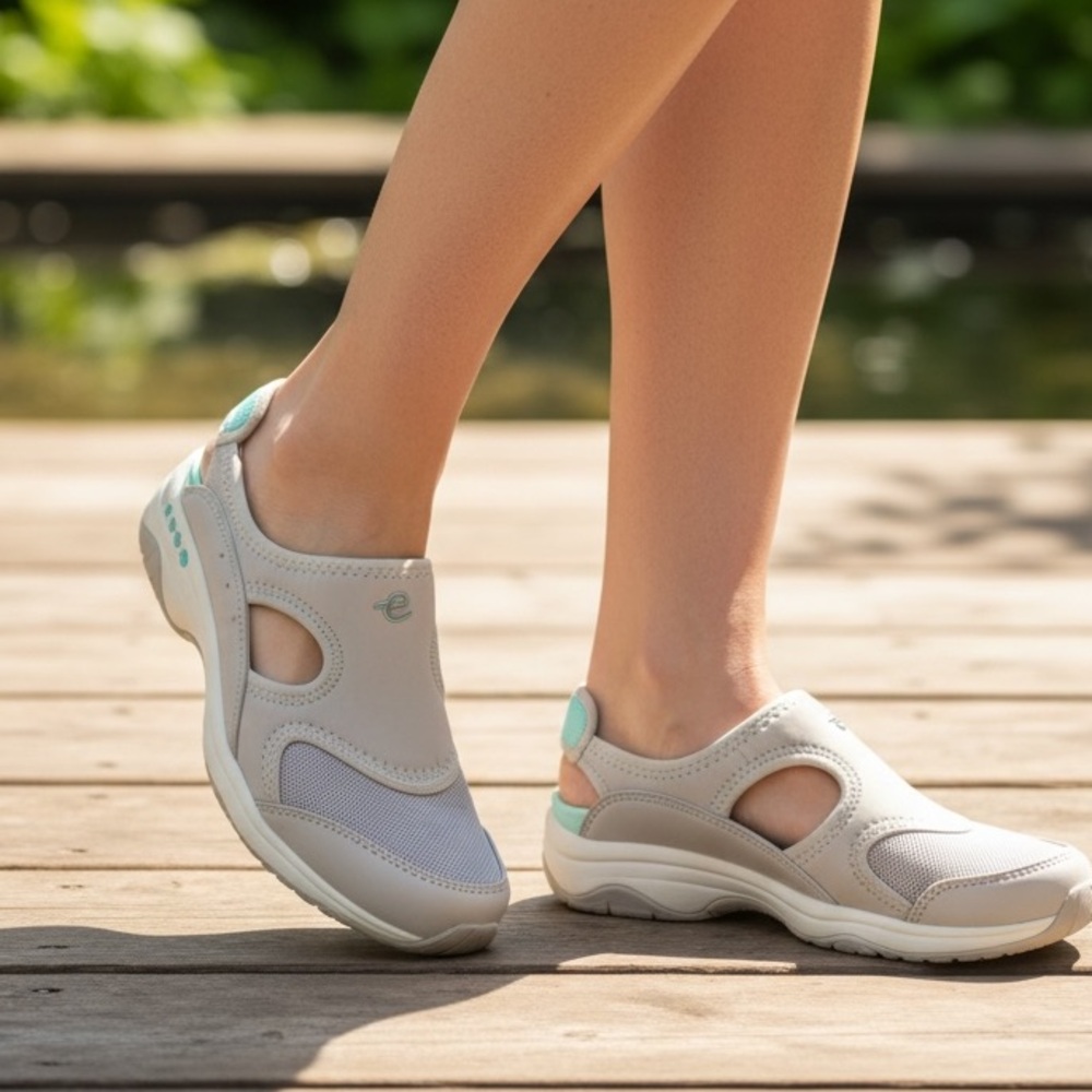 Easy Spirit Light Gray Slip-On Athletic Shoes 
CW(1)